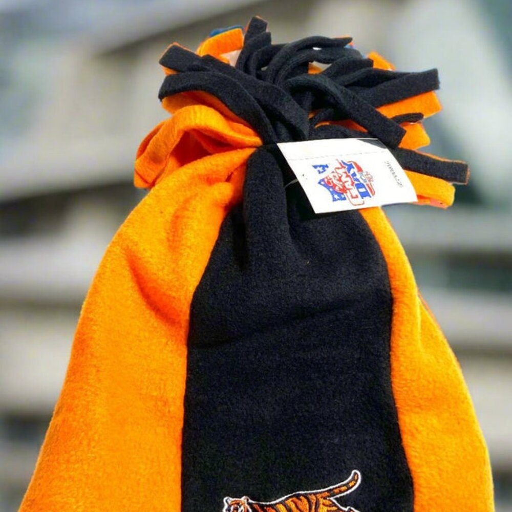 Cincinnati Bengals Vintage Late '90s NFL Black/Orange Cuffless NOS Fleece Tassel